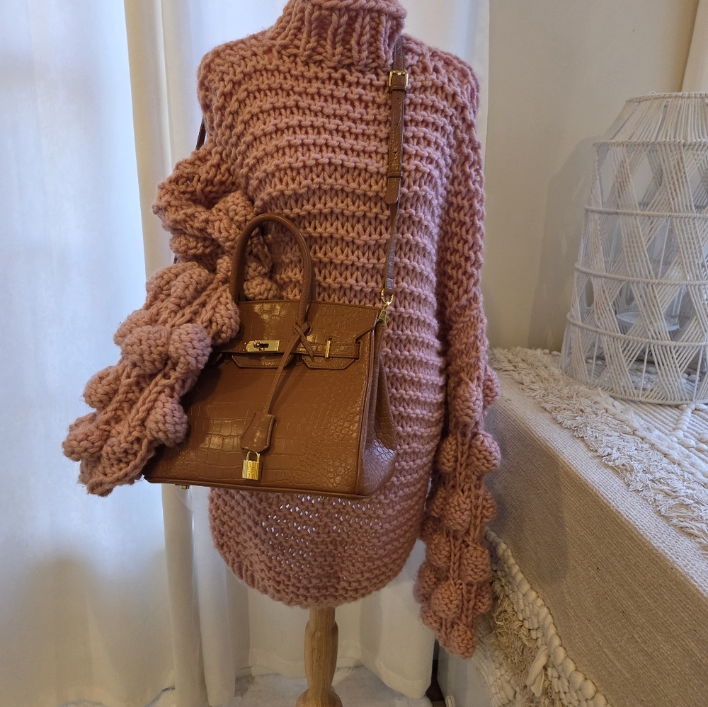 2pc Chunky Knit Ball Sleeved Sweater Structured Sangle Flap Twist Lock Handbag